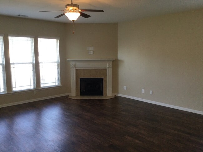 Building Photo - 173 Magnolia Dr