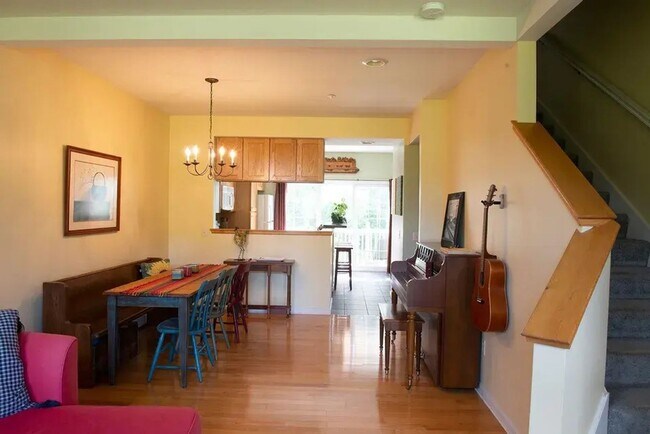Foto del edificio - Beautiful Townhouse in White River Junction