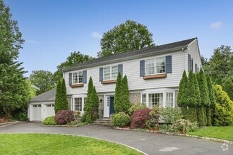 Building Photo - 8 Eldredge Pl