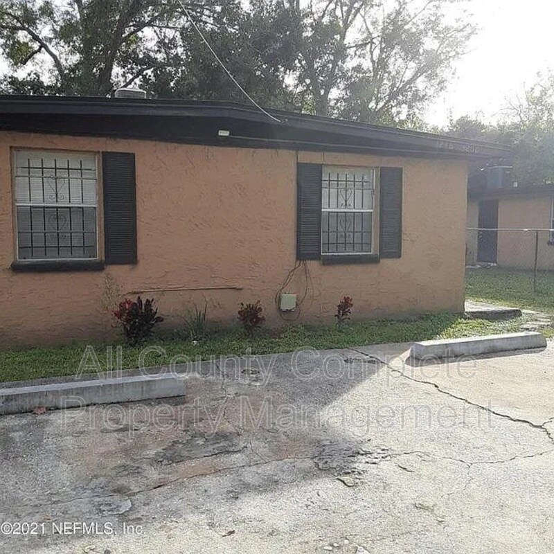 Primary Photo - 3250 Phyllis St