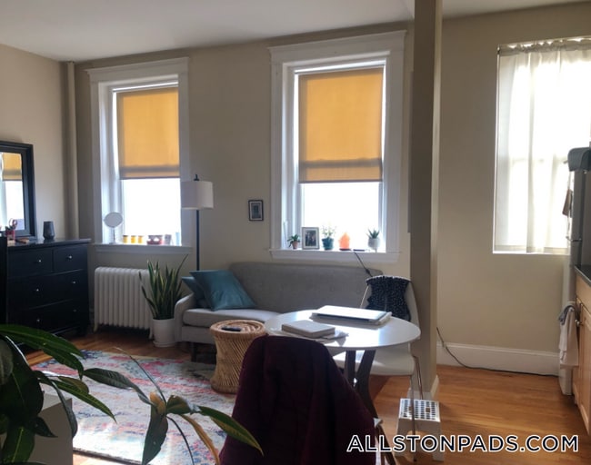 Building Photo - 1189 Commonwealth Ave