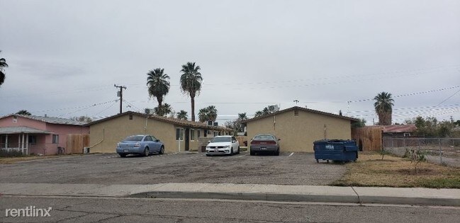 Building Photo - 1 br, 1 bath Apartment - 173 S Ash Ave