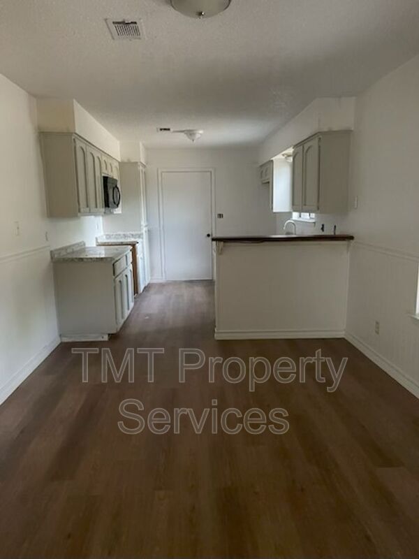 Foto del edificio - 724 Sunshadow Dr