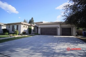 Building Photo - 9021 Claro De Luna Dr