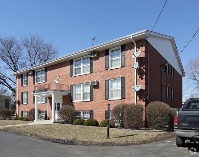 Building Photo - 9 E Belmont Ave