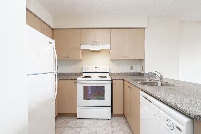 Building Photo - 333 Sidney Belsey Cres