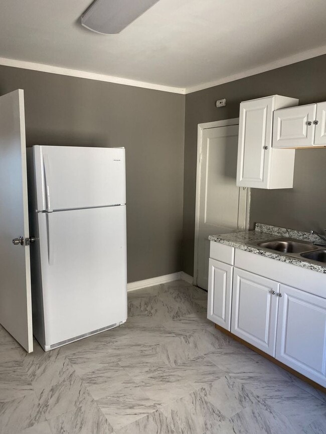 Foto del edificio - Single Family Home, Valley View School District, Gas heat, Private off Street Parking