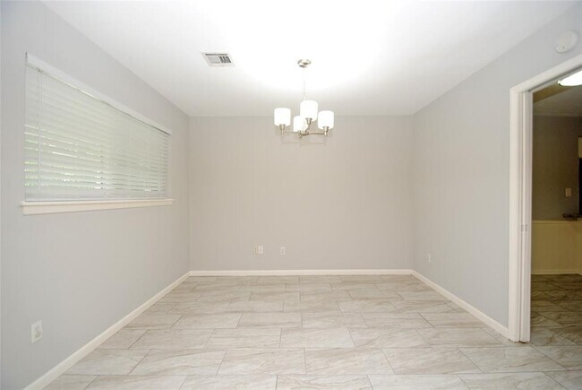 Building Photo - 10038 Briarwild Ln