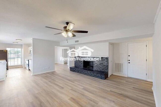 Building Photo - MOVE IN READY - 3BED/2BATH - PLANO, TEXAS