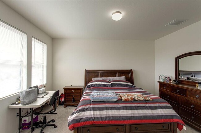 Foto del edificio - 9109 Garnet Dr