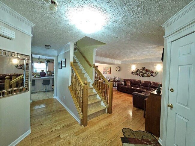Foto del edificio - 4540 Redwood Vine Dr
