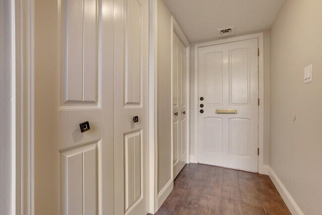 Foto del edificio - 150 Maribeau Square NW