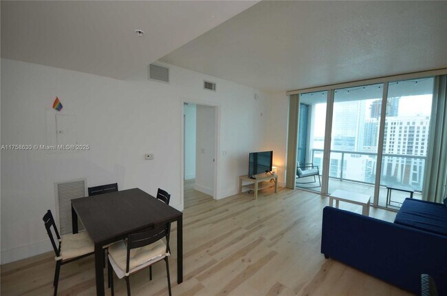 Foto del edificio - 480 NE 30th St