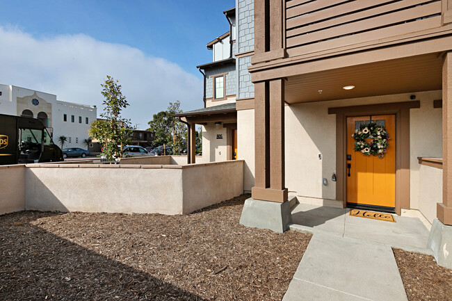 Building Photo - 807 Jersey Ct