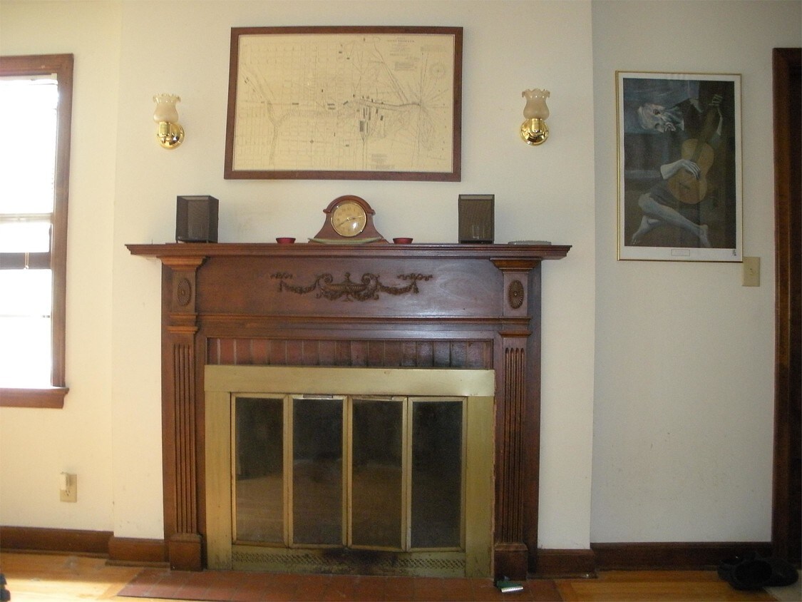 Primary Photo - 2027 Sherman Ave