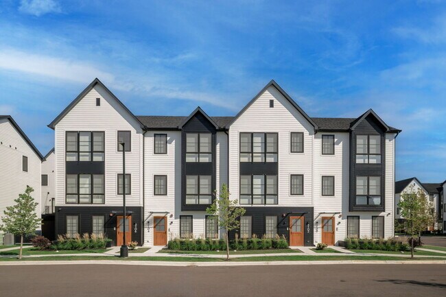 Foto del edificio - 8043 Fir Ct