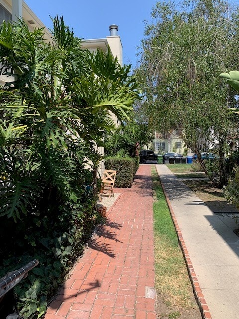 Foto del edificio - 217 S Fuller Ave