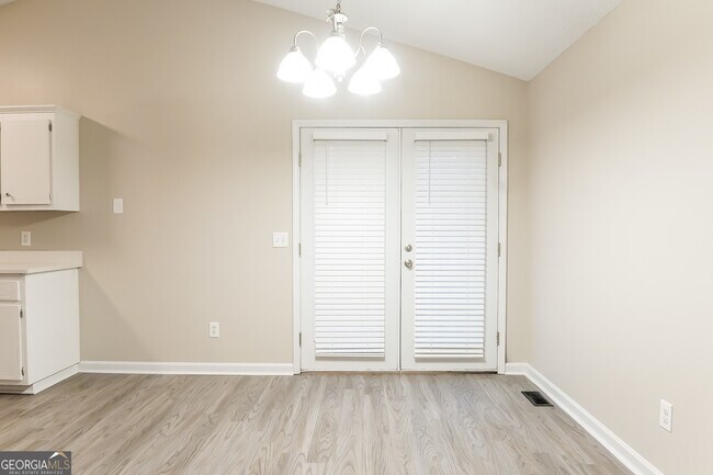 Building Photo - 64 Willow Bend Dr NW