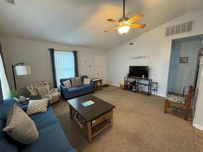 Foto del edificio - Furnished Home Colington Harbour