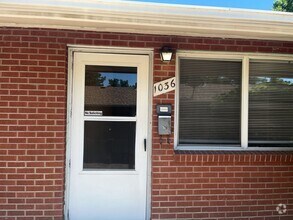 Building Photo - 1036-1038 Cragmore Dr