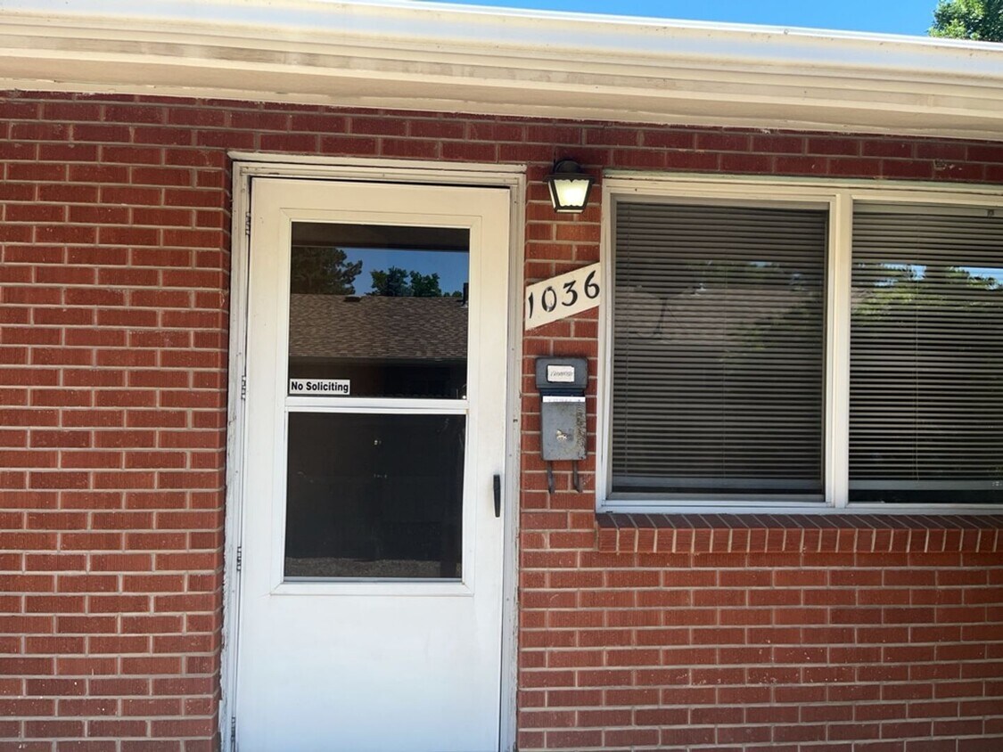 Foto principal - 1036-1038 Cragmore Drive
