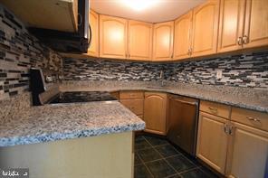 Building Photo - 7221 Barry Rd