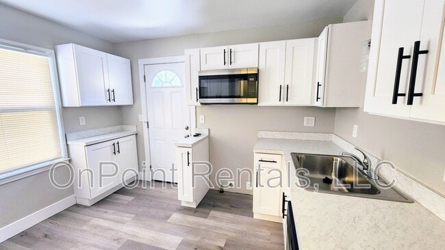 Building Photo - 7873 Syracuse St