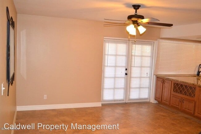 Building Photo - 3 br, 2.5 bath House - 4343 N. Miller Rd.