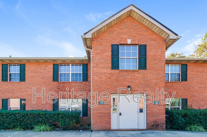 Photo - 4207 Iona Way - 1