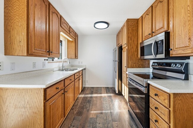 Foto del edificio - Beautiful 4-bedroom, 2-bathroom home located in the vibrant city of Westminster,