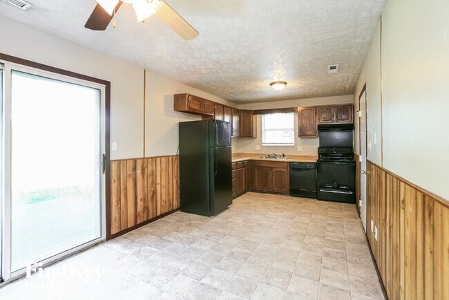 Building Photo - 3218 Pawnee Dr