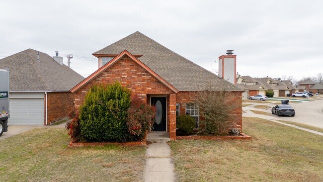 Building Photo - 4-Bed Home Available for Lease & Rent to Own!
