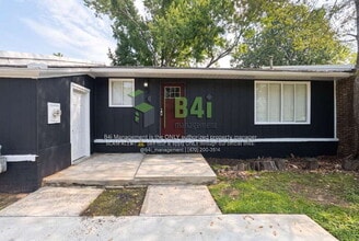 Building Photo - 716 Dunaire Way