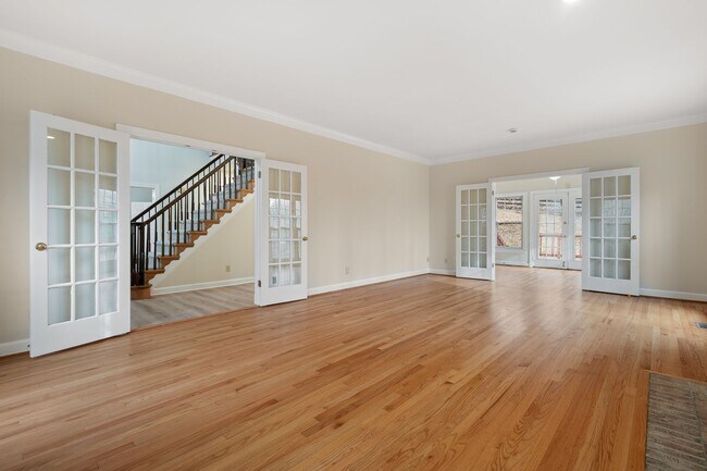 Foto del edificio - Very well maintained 5BR 4.5BA Colonial on 2.3 acres