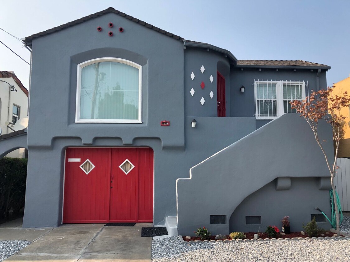 Upper level duplex with big backyard House for Rent in Vallejo, CA