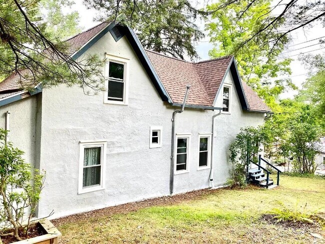Building Photo - 308 Coddington Rd