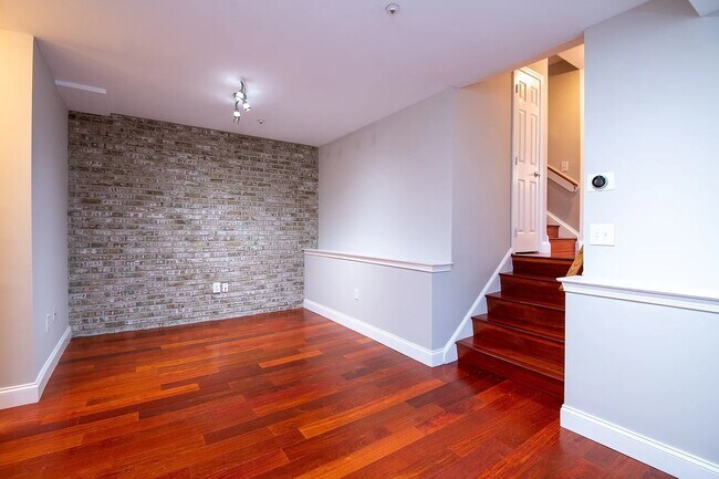 Foto del edificio - 1708 9th St NW
