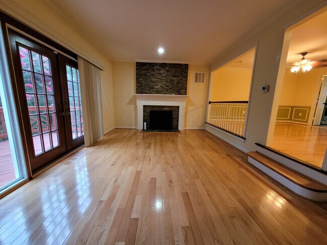 Foto del edificio - 7341 Lewinsville Square Pl