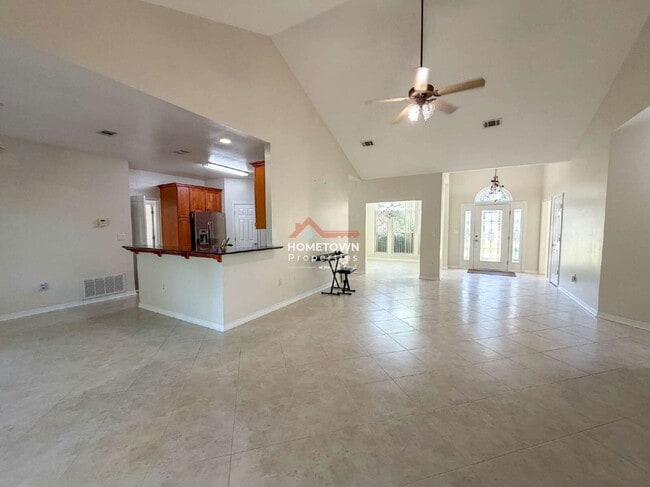 Foto del edificio - 1490 Chalet Pl