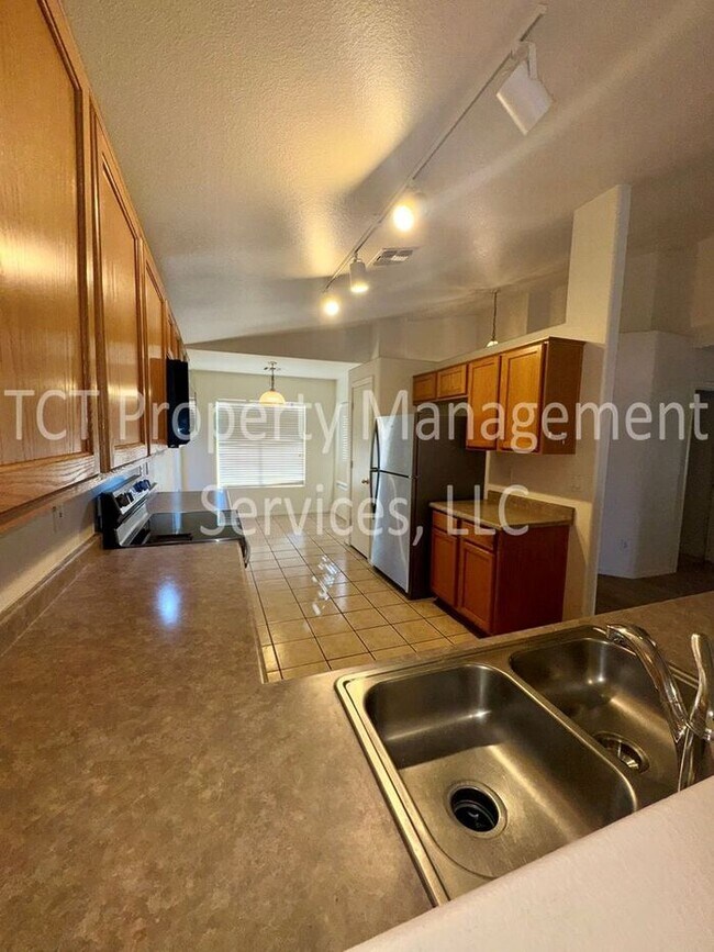 Building Photo - Beautiful Home in Augusta Ranch