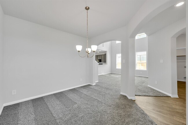 Building Photo - 16609 Merry Pines Dr