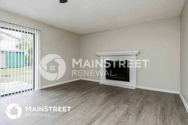 Building Photo - 3215 Needles Dr