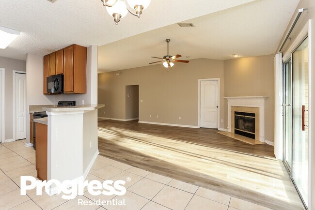 Foto del edificio - 6538 Blue Leaf Ln