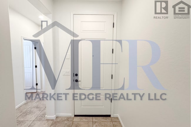 Foto del edificio - 3Bed/3Bath House in Buckeye! Ready for Immediate Move-In! -- Fenced-In Yard!!