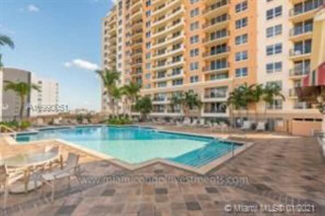 Building Photo - 3232 Coral Way