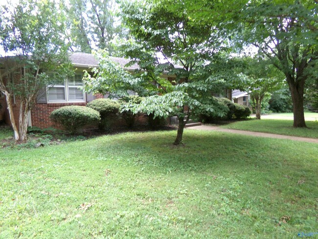 Building Photo - 1514 NE Wellman Ave