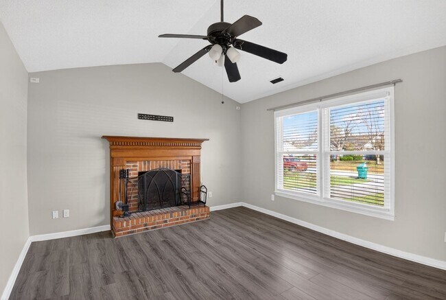 Foto del edificio - 3BR House in Jacksonville