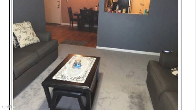 Foto del edificio - 1000 Governors Dr