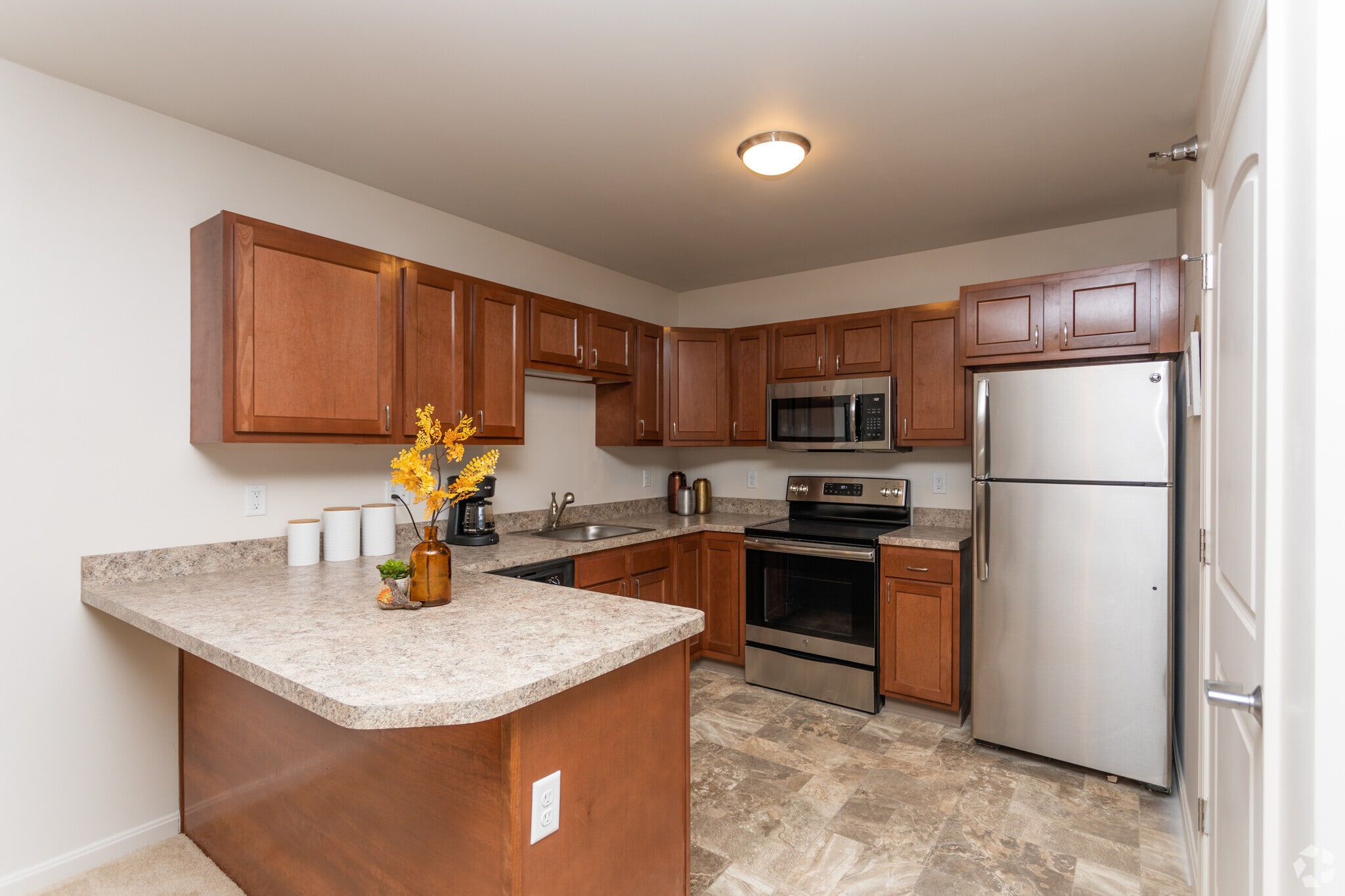 Kings Pointe Senior Apartments – photo 4