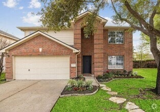 Building Photo - 15215 Possumwood Dr
